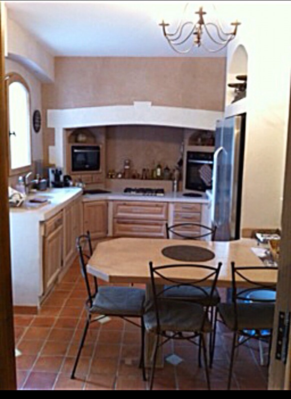 Décoration d’extérieur et d’intérieur d’une maison à Marseille.