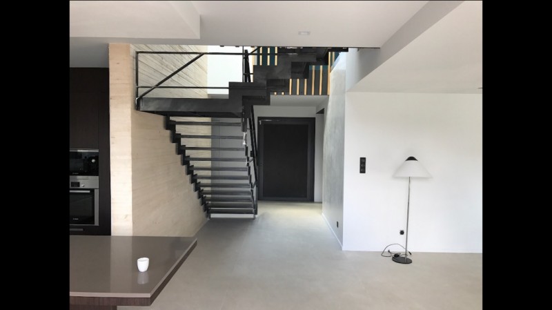 Chantier de peinture  de 850 m² à Marseille 13008 dans une maison neuve construite par l'architecte Marseillais TOGU