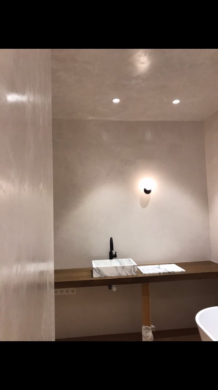 Chantier de rénovation de salle de bain rue Paradis à Marseille pour une architecte