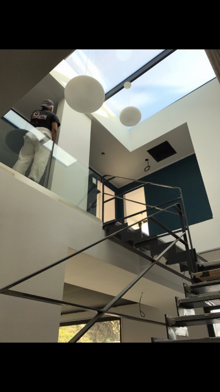 Chantier de peinture  de 850 m² à Marseille 13008 dans une maison neuve construite par l'architecte Marseillais TOGU