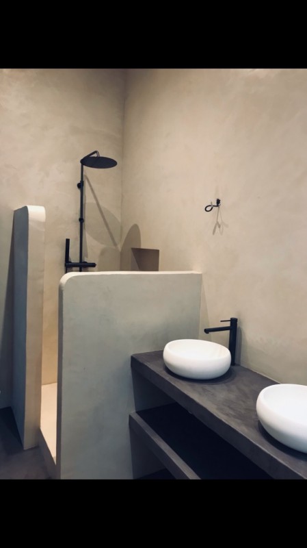 Chantier salle de bain complete en tadelakt à Marseille