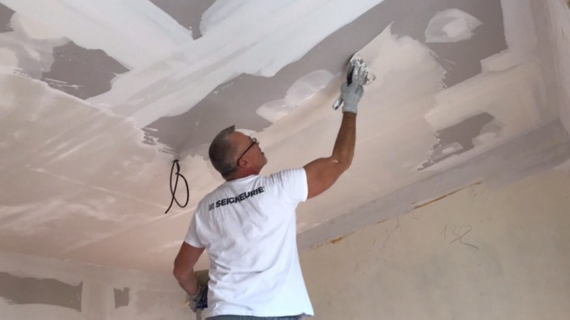 Chantier de peinture pour rénover un appartement 13007 Marseille