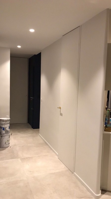 Chantier de peinture pour rénover un appartement 13007 Marseille