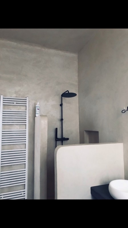 Chantier salle de bain complete en tadelakt à Marseille