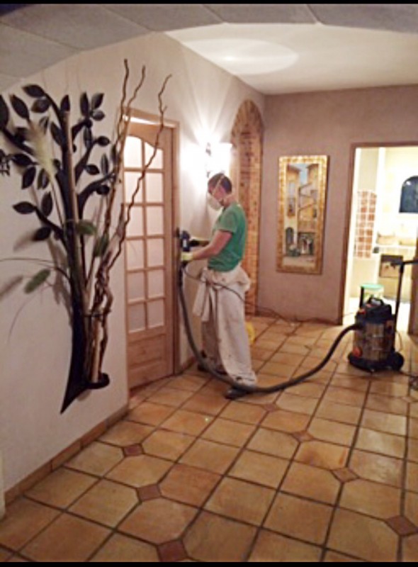 Décoration d’extérieur et d’intérieur d’une maison à Marseille.