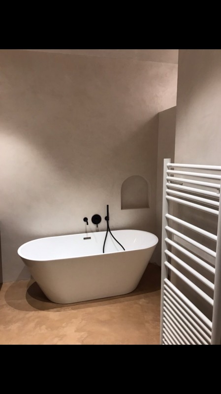 Chantier de rénovation de salle de bain rue Paradis à Marseille pour une architecte