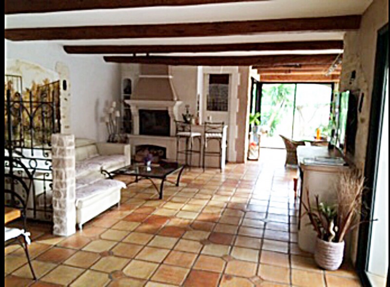 Décoration d’extérieur et d’intérieur d’une maison à Marseille.