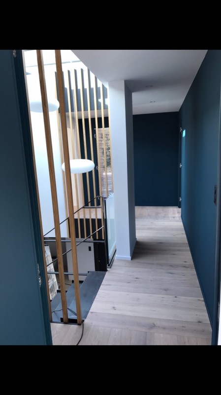 Chantier de peinture  de 850 m² à Marseille 13008 dans une maison neuve construite par l'architecte Marseillais TOGU